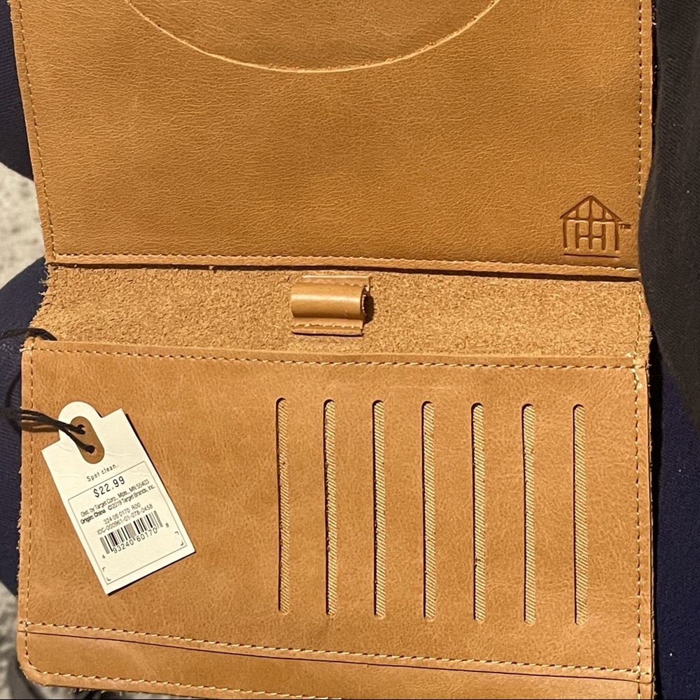 Leather wallet - Hearth and Hand